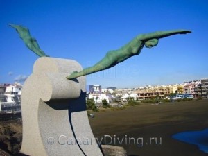 Monumento a las Nadadoras Gran Canaria  